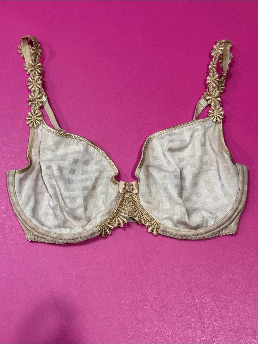 Marie Jo Avero Vintage Bra Size 32E Beige & Cream Flower Straps Gore Detailing